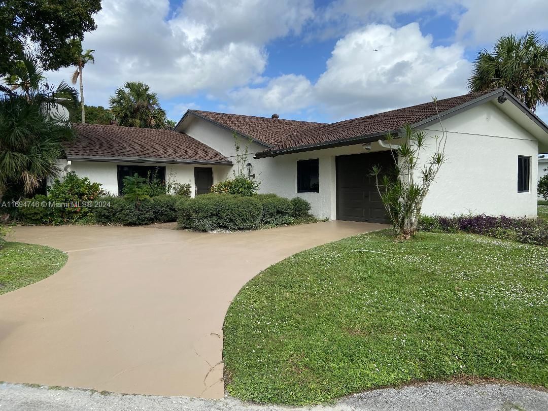 Real estate property located at 6205 Jacaranda Cir, Broward, WOODLANDS SEC SIX, Tamarac, FL