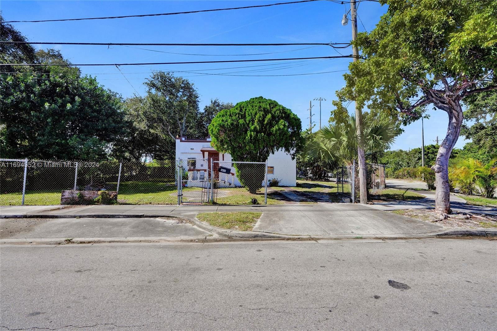 Real estate property located at 6440 4th Ave, Miami-Dade, GORDON DALE PK, Miami, FL