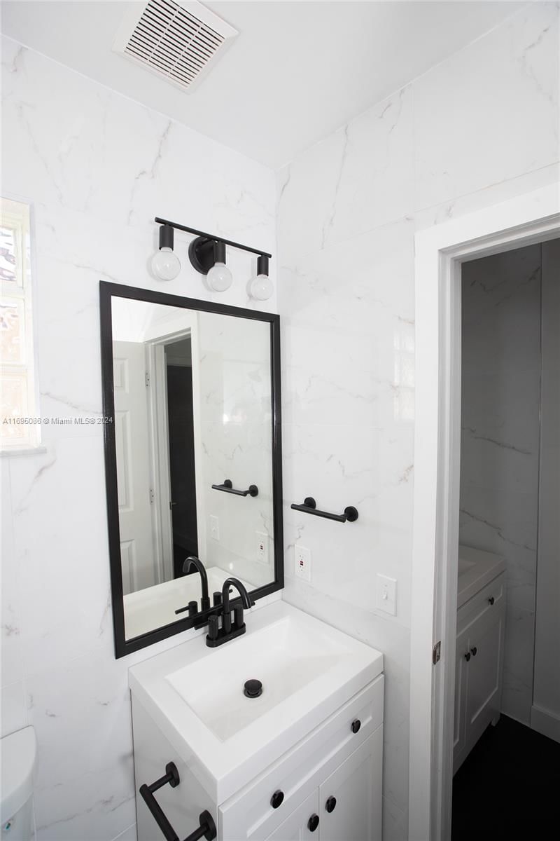 Real estate property located at 11133 34th Ct, Broward, Country Club Village, Coral Springs, FL