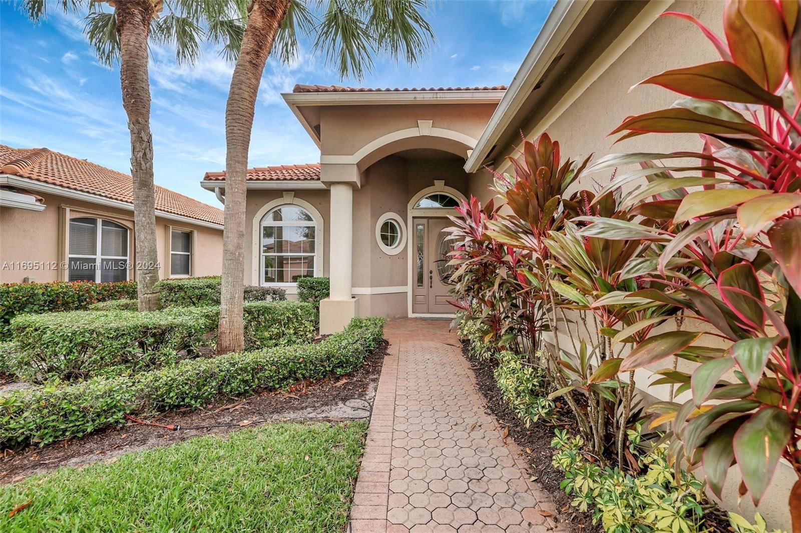 Real estate property located at 9212 Short Chip Cir, St Lucie, LAKES AT PGA VILLAGE, Port St. Lucie, FL