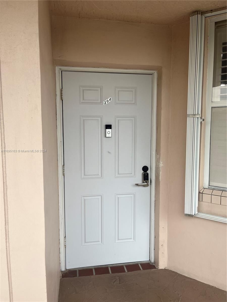 Real estate property located at 2521 104th Ave #304, Broward, SUNRISE LAKES 211 CONDO, Sunrise, FL