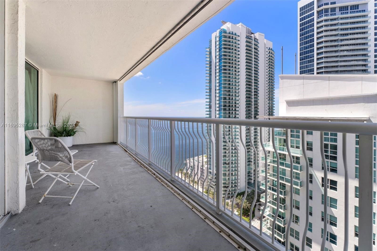 Real estate property located at 1200 Brickell Bay Dr #2707, Miami-Dade, THE CLUB AT BRICKELL BAY, Miami, FL