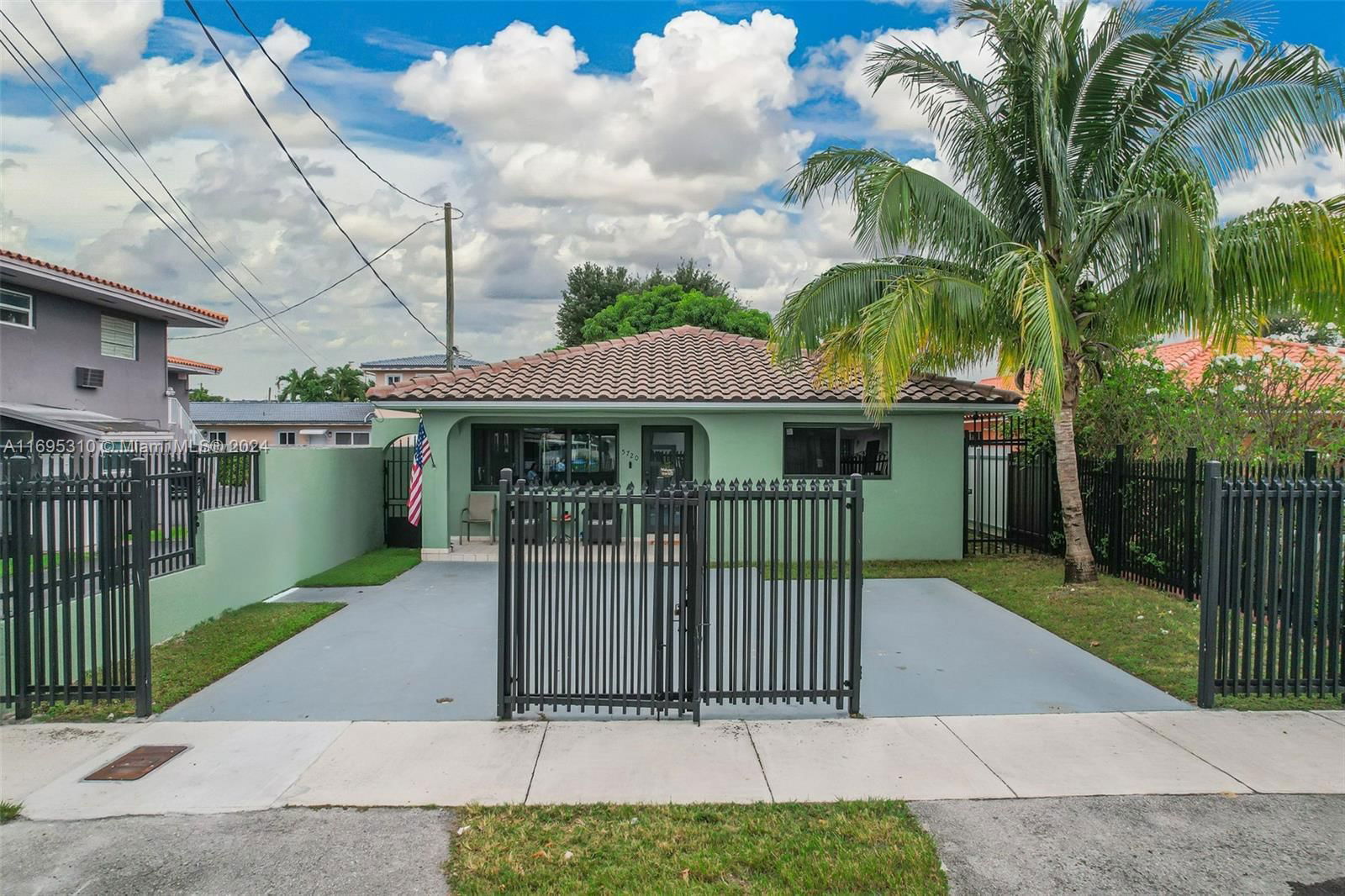 Real estate property located at 5720 2nd Ter, Miami-Dade, WESTLAWN - CORR PL, Miami, FL