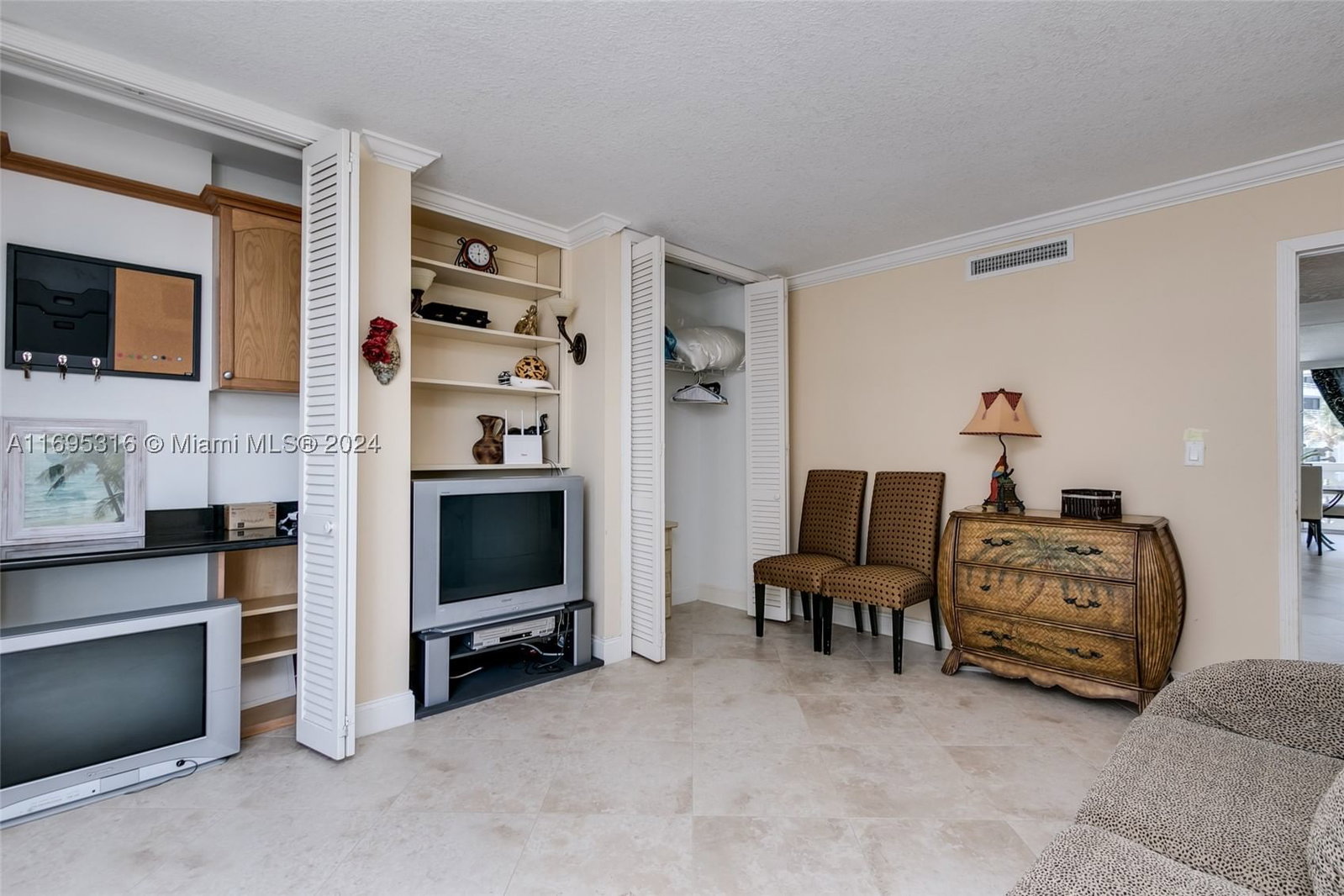 Real estate property located at 1200 Ocean Blvd #4D, Palm Beach, Cloister Beach Towers Con, Boca Raton, FL