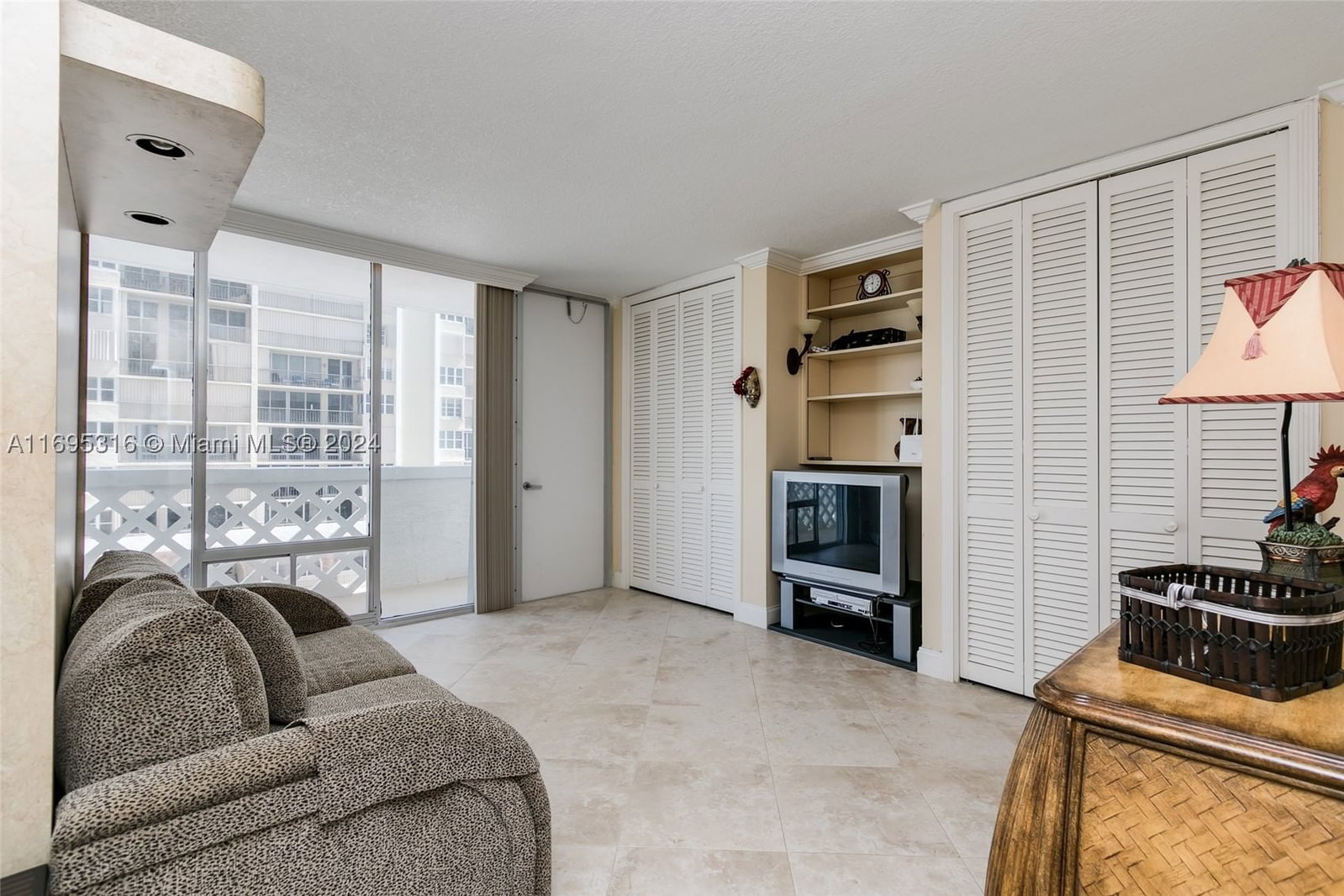Real estate property located at 1200 Ocean Blvd #4D, Palm Beach, Cloister Beach Towers Con, Boca Raton, FL