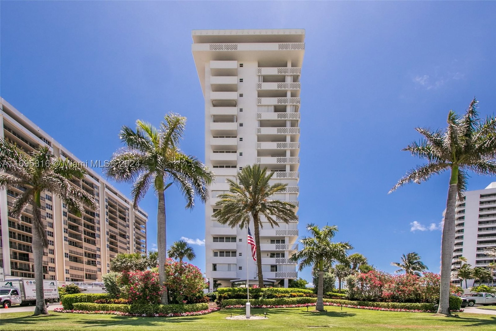 Real estate property located at 1200 Ocean Blvd #4D, Palm Beach, Cloister Beach Towers Con, Boca Raton, FL