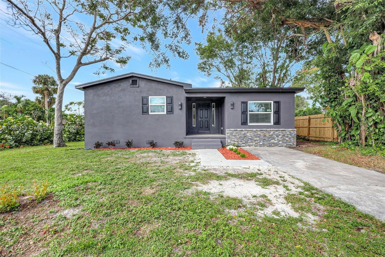 Real estate property located at 2021 Sunrise Blvd, St Lucie, SUNRISE ESTATES, Fort Pierce, FL