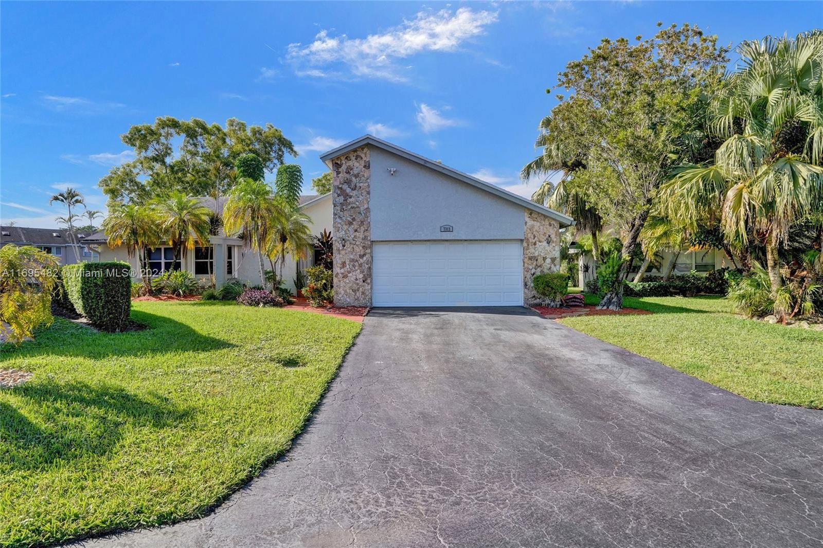 Real estate property located at 7313 Corkwood Ter, Broward, WOODMONT TRACT 69, Tamarac, FL