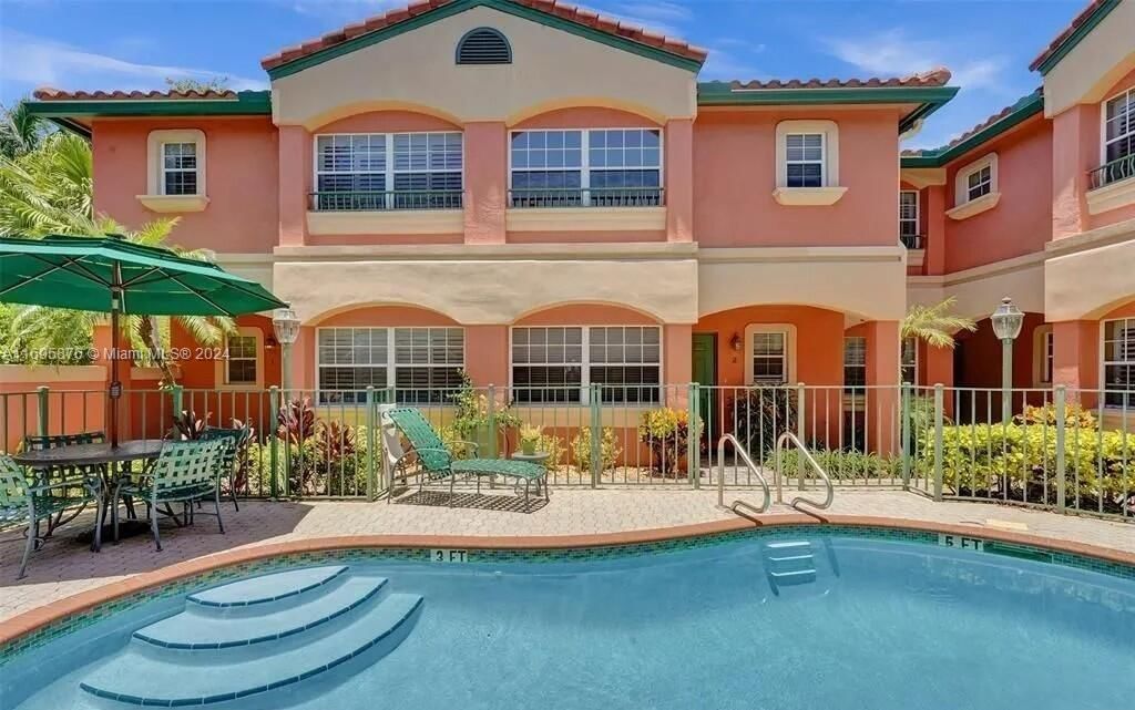 Real estate property located at 801 1st St #2, Broward, CASCADES TOWNHOMES CONDO, Fort Lauderdale, FL