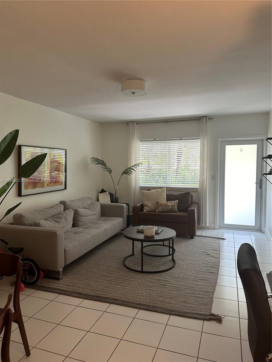 Real estate property located at 4780 Pine Tree Dr #4, Miami-Dade, PINE TREE PALMS CONDO, Miami Beach, FL