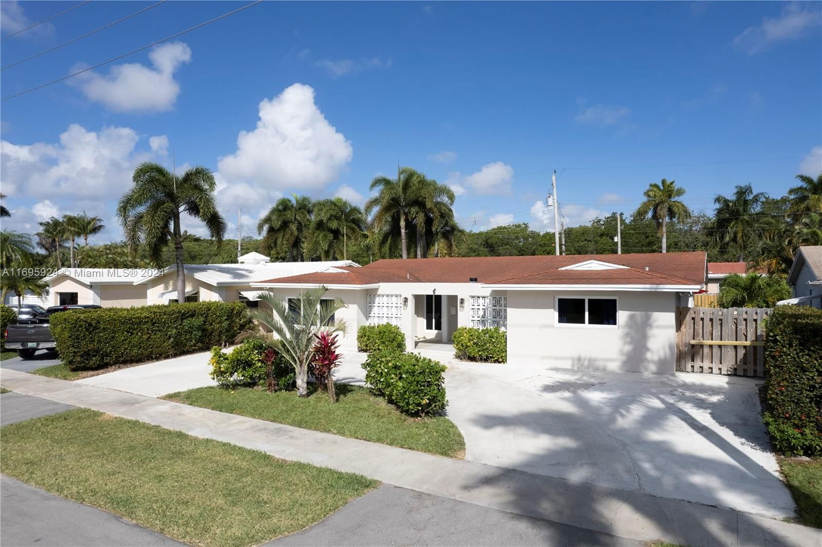 Real estate property located at , Broward, COUNTRY CLUB HOMES, Hollywood, FL