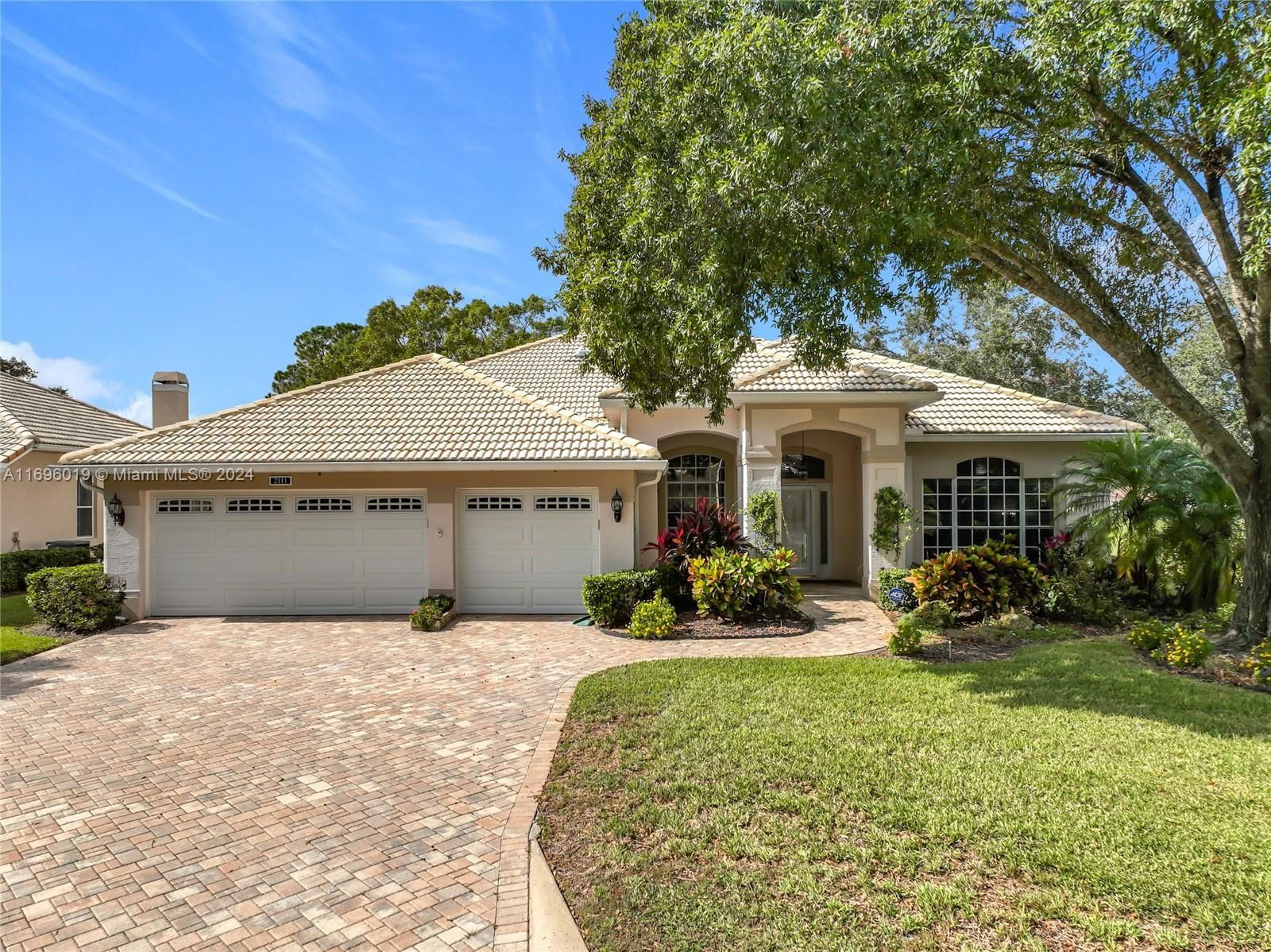 Real estate property located at 2111 Saint Ives Court, Lake, CLERMONT SOUTH HAMPTON, Clermont, FL