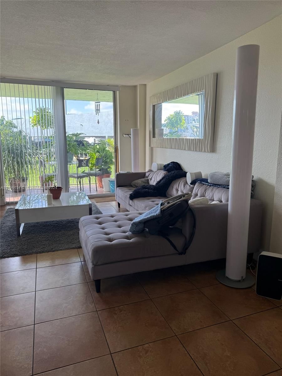 Real estate property located at 1800 24 Avenue #104, Miami-Dade, ISLA DEL MAR CONDO, Miami, FL