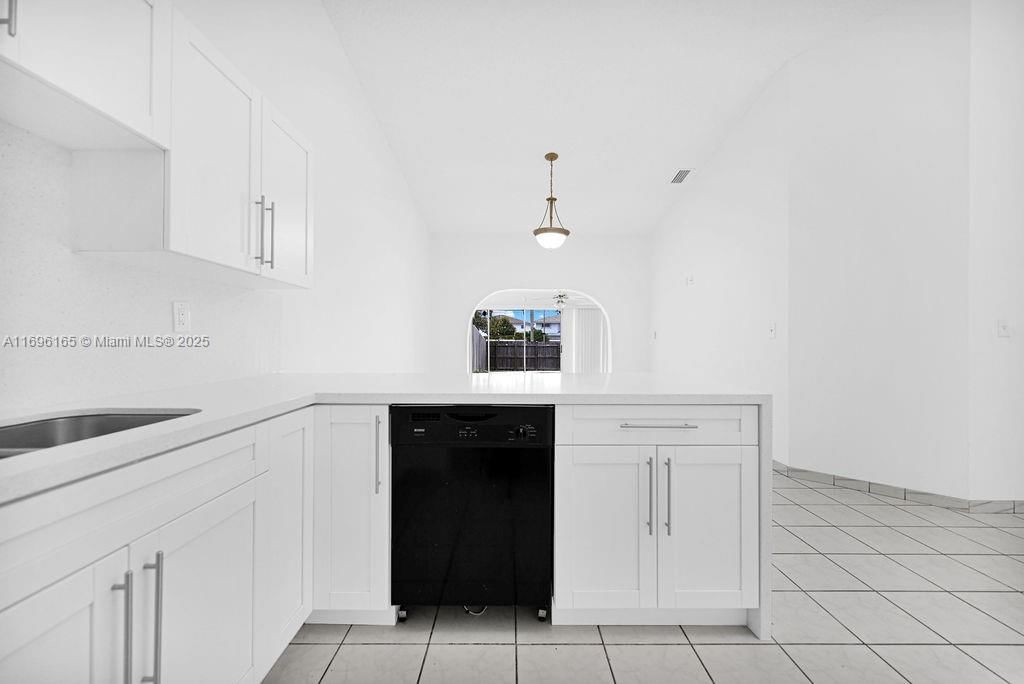 Real estate property located at 15363 42nd Ter, Miami-dade, C-west Lakes Of The Meado, Miami, FL