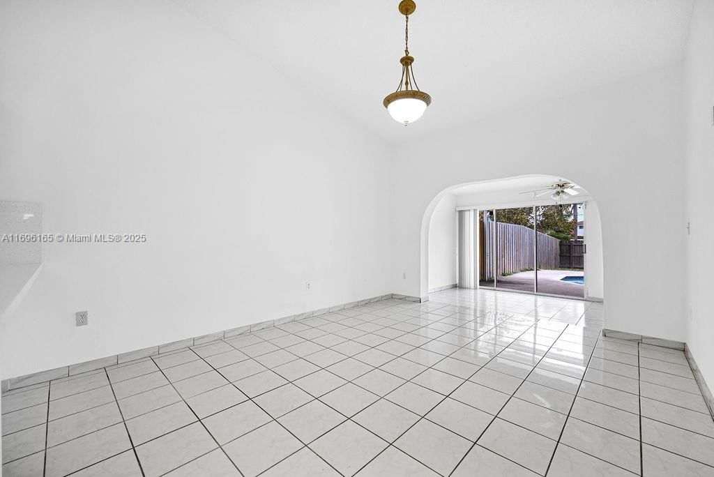 Real estate property located at 15363 42nd Ter, Miami-dade, C-west Lakes Of The Meado, Miami, FL