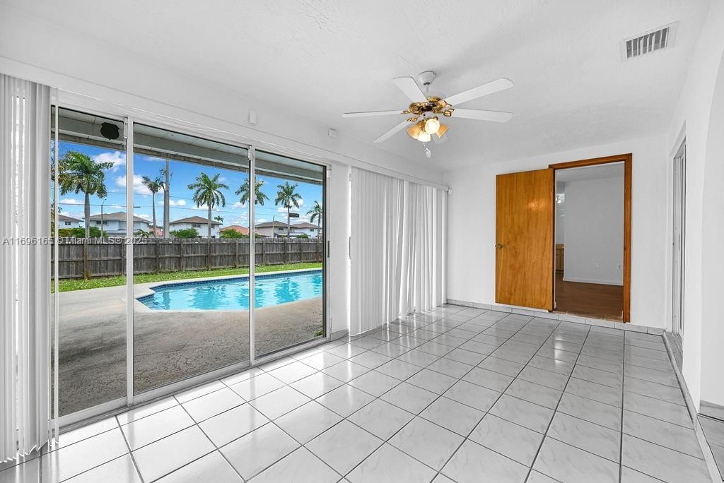 Real estate property located at 15363 42nd Ter, Miami-dade, C-west Lakes Of The Meado, Miami, FL