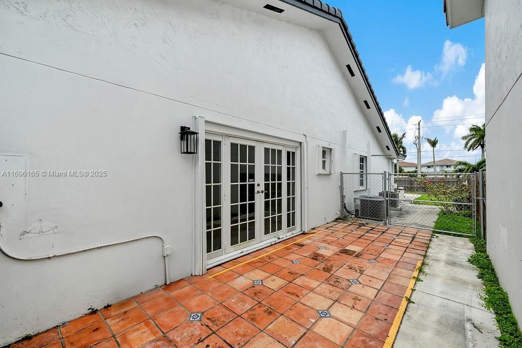 Real estate property located at 15363 42nd Ter, Miami-dade, C-west Lakes Of The Meado, Miami, FL