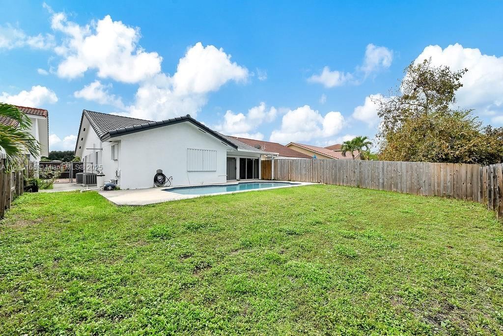 Real estate property located at 15363 42nd Ter, Miami-dade, C-west Lakes Of The Meado, Miami, FL