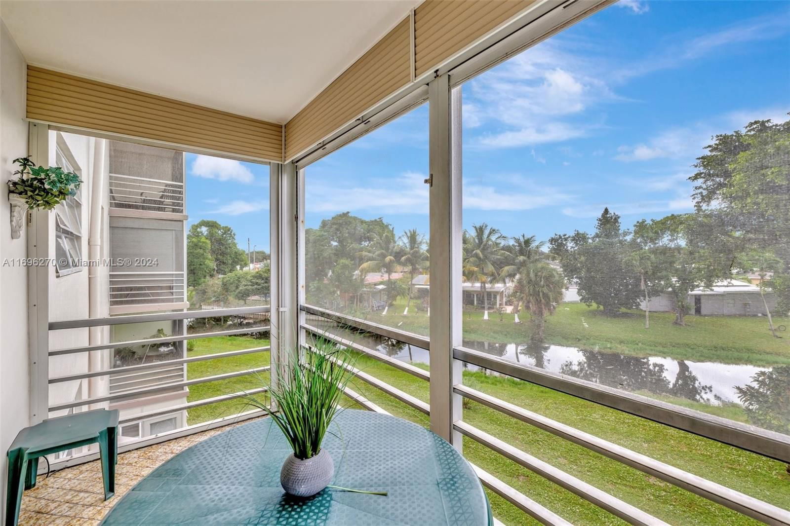 Real estate property located at 2801 47th Ter #303B, Broward, LAUDERDALE OAKS CONDO 5, Lauderdale Lakes, FL