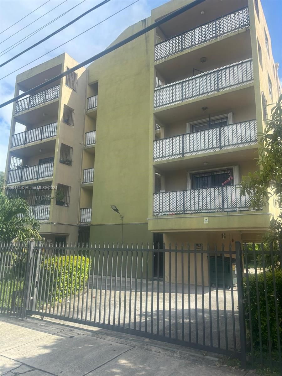 Real estate property located at 1312 4th St #402, Miami-Dade, ORANGE MANOR CONDO, Miami, FL