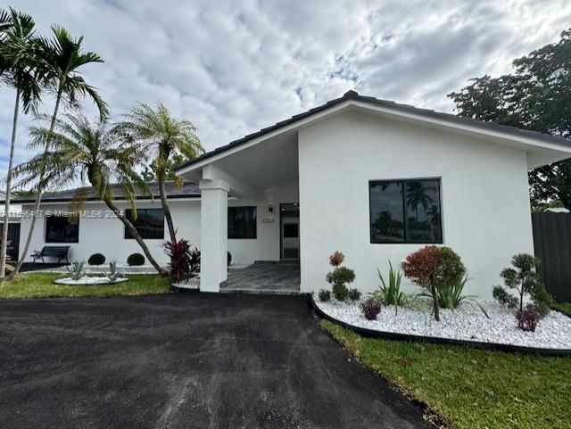 Real estate property located at 6721 148th Ct, Miami-Dade, WESTWIND LAKES SEC 2, Miami, FL