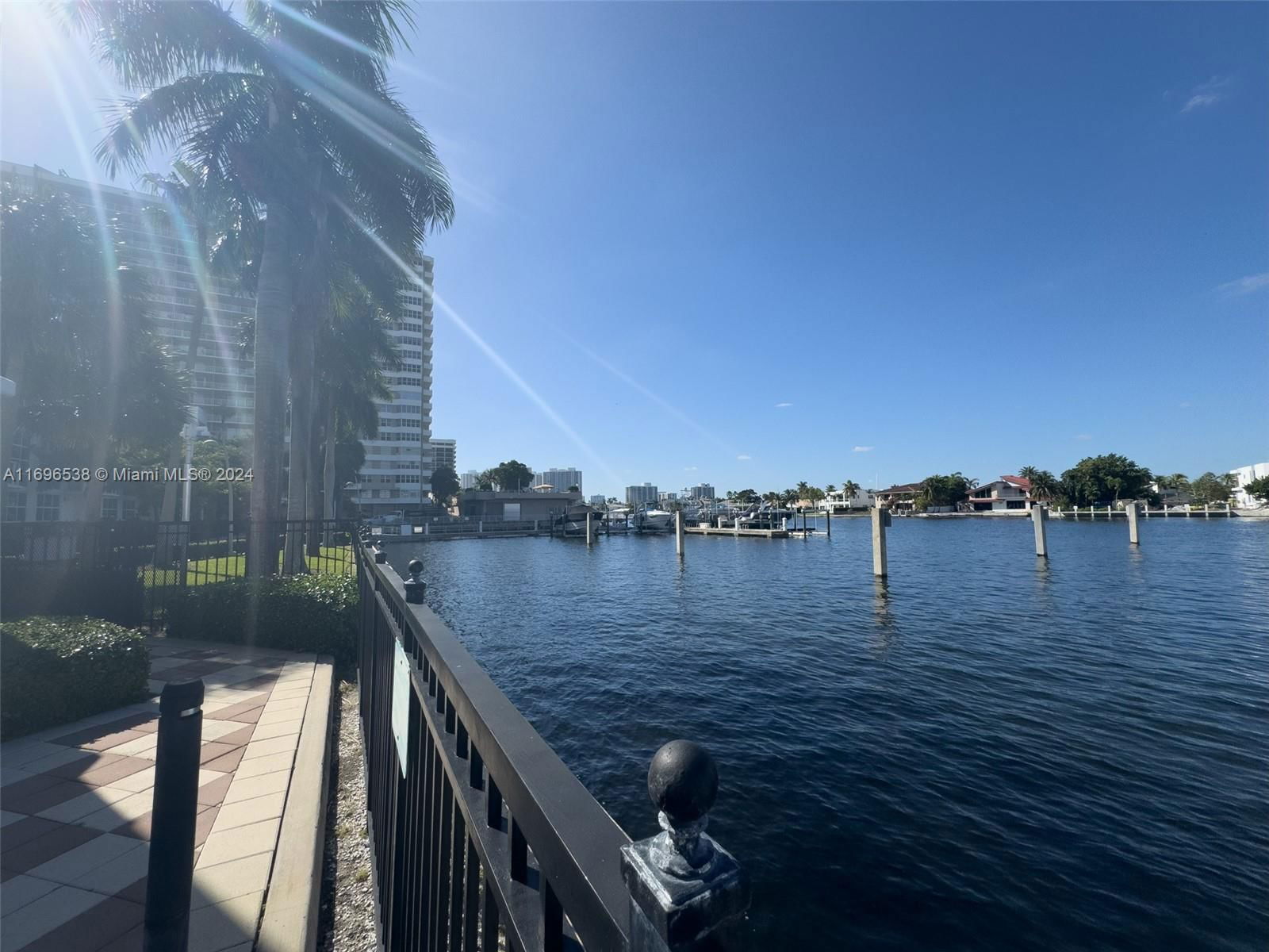 Real estate property located at 1945 Ocean Dr M5, Broward, OCEAN MARINE YACHT CLUB C, Hallandale Beach, FL