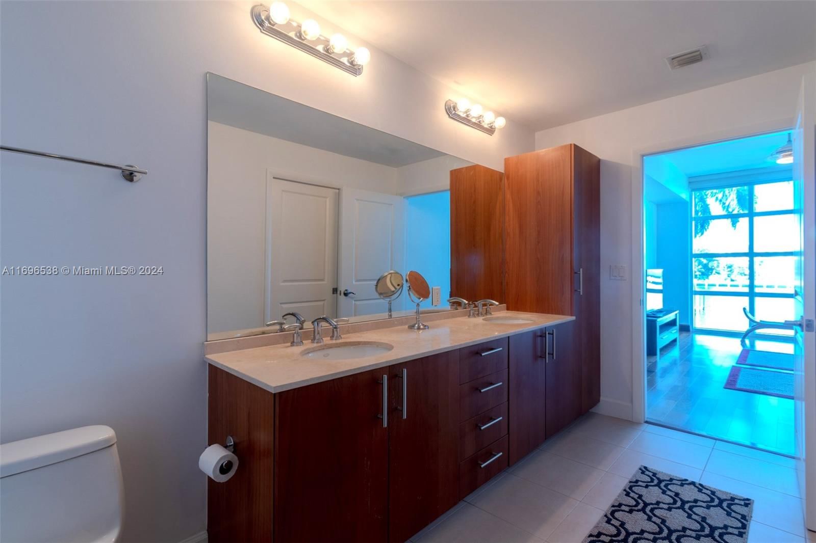 Real estate property located at 1945 Ocean Dr M5, Broward, Ocean Marine Yacht Club C, Hallandale Beach, FL