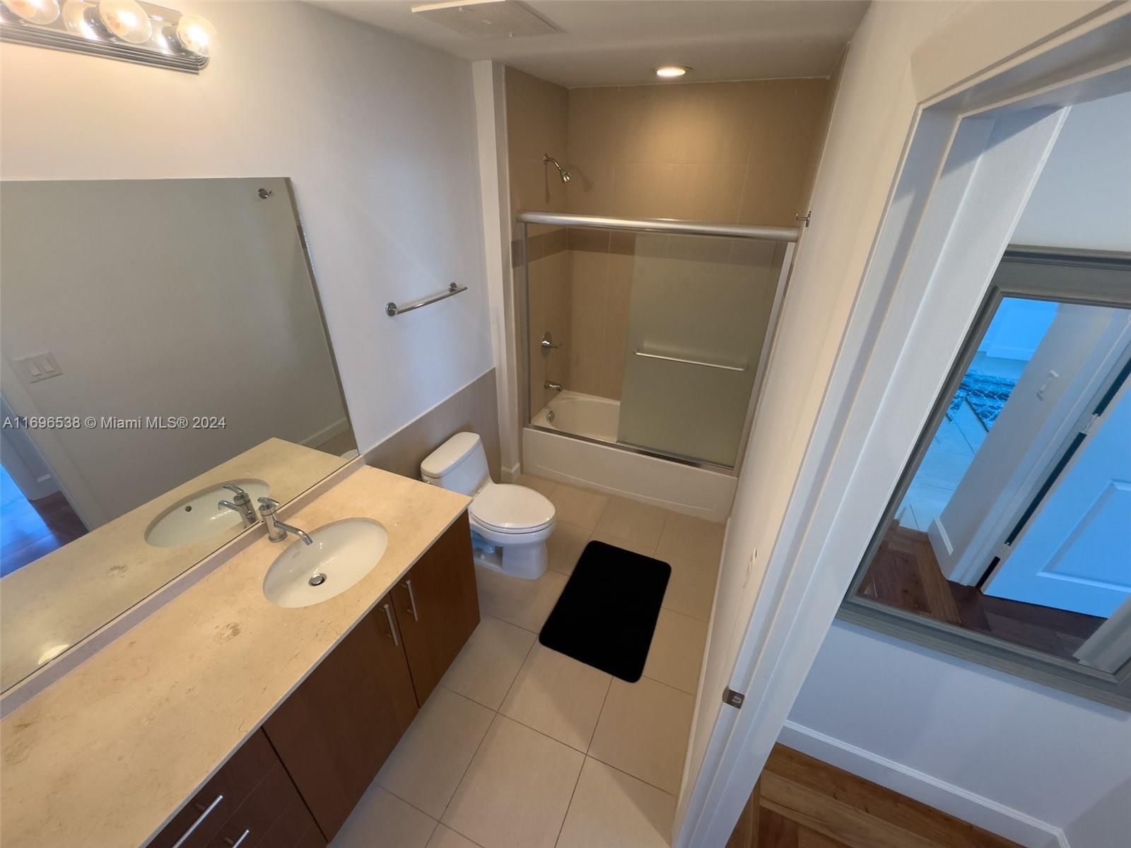 Real estate property located at 1945 Ocean Dr M5, Broward, Ocean Marine Yacht Club C, Hallandale Beach, FL