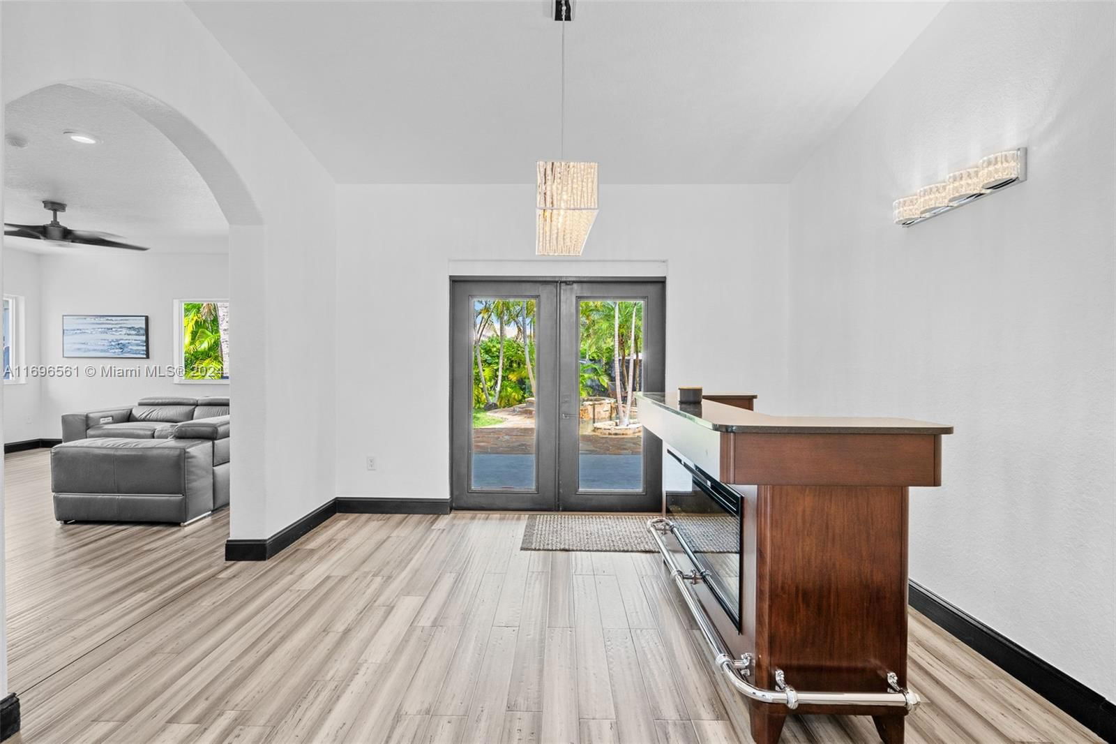 Real estate property located at 8939 165th Ter, Miami-dade, Royal Garden Estates, Miami Lakes, FL