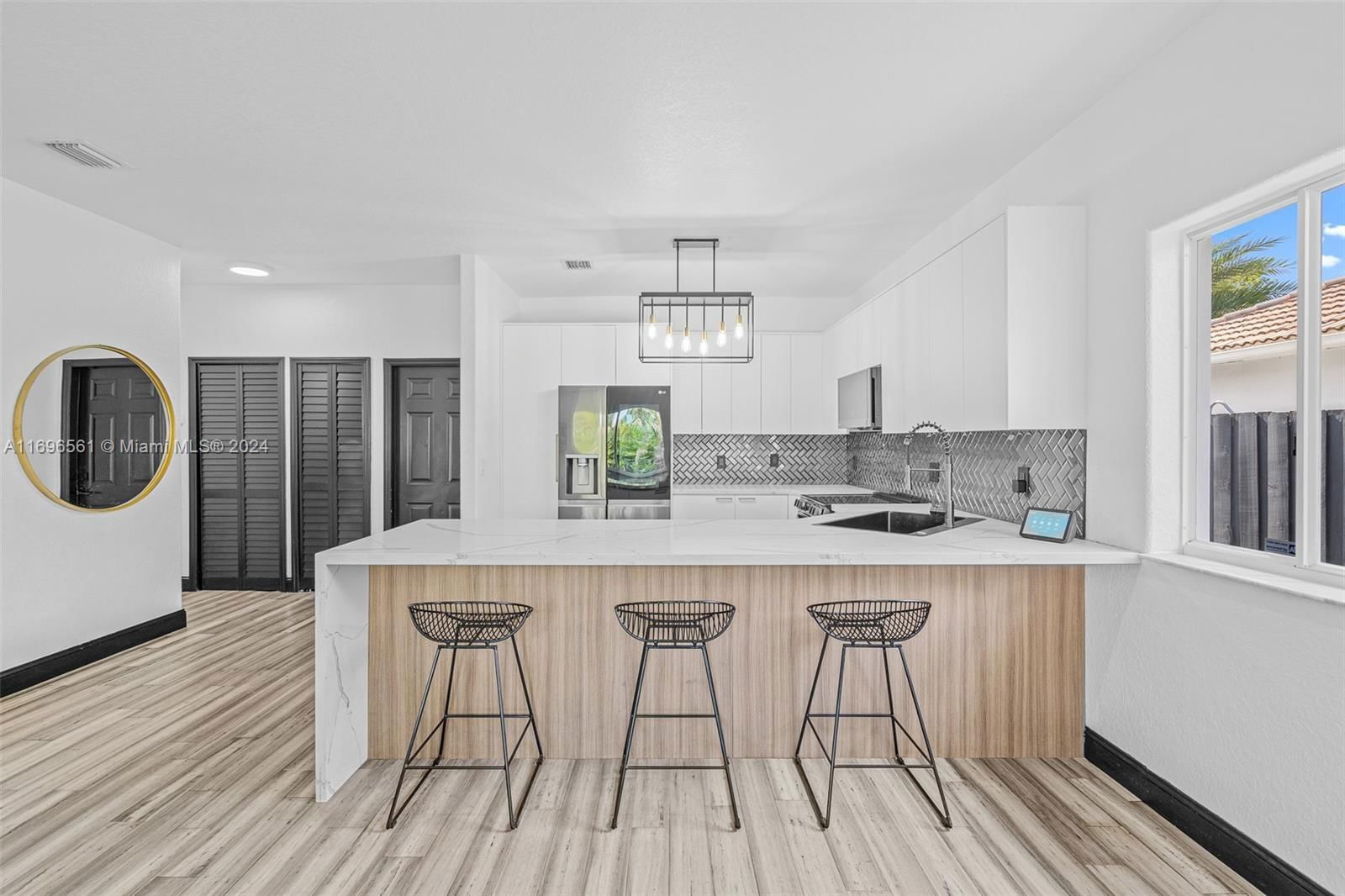 Real estate property located at 8939 165th Ter, Miami-dade, Royal Garden Estates, Miami Lakes, FL