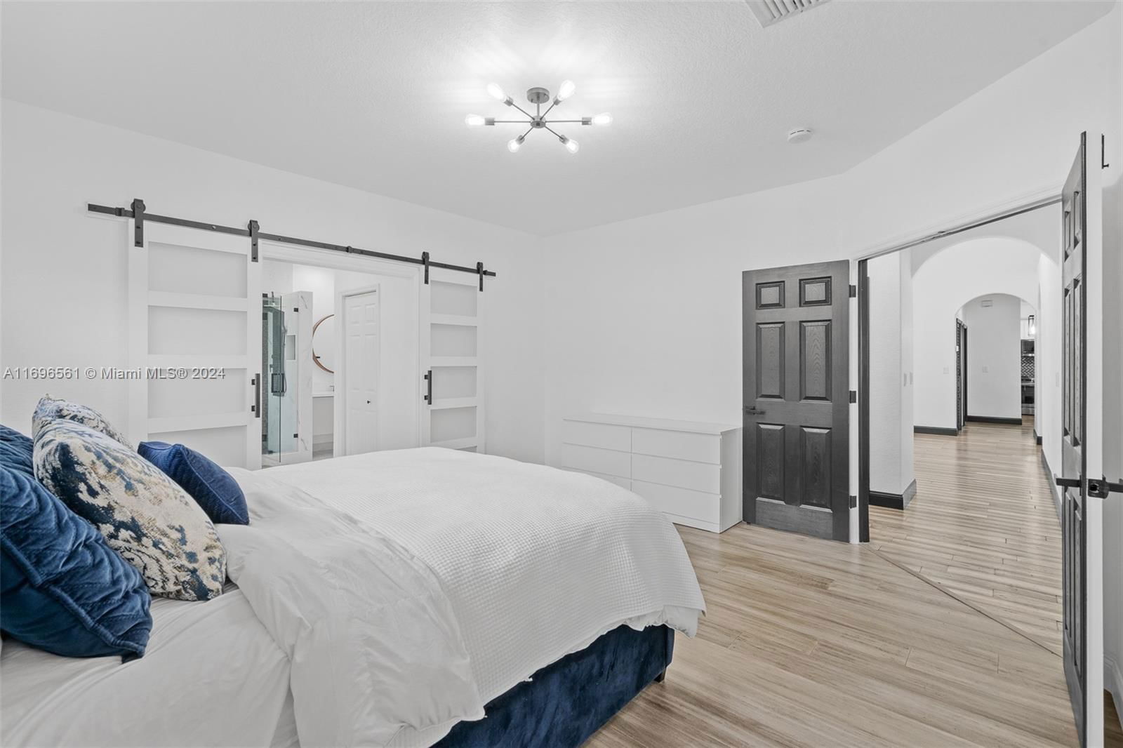 Real estate property located at 8939 165th Ter, Miami-dade, Royal Garden Estates, Miami Lakes, FL