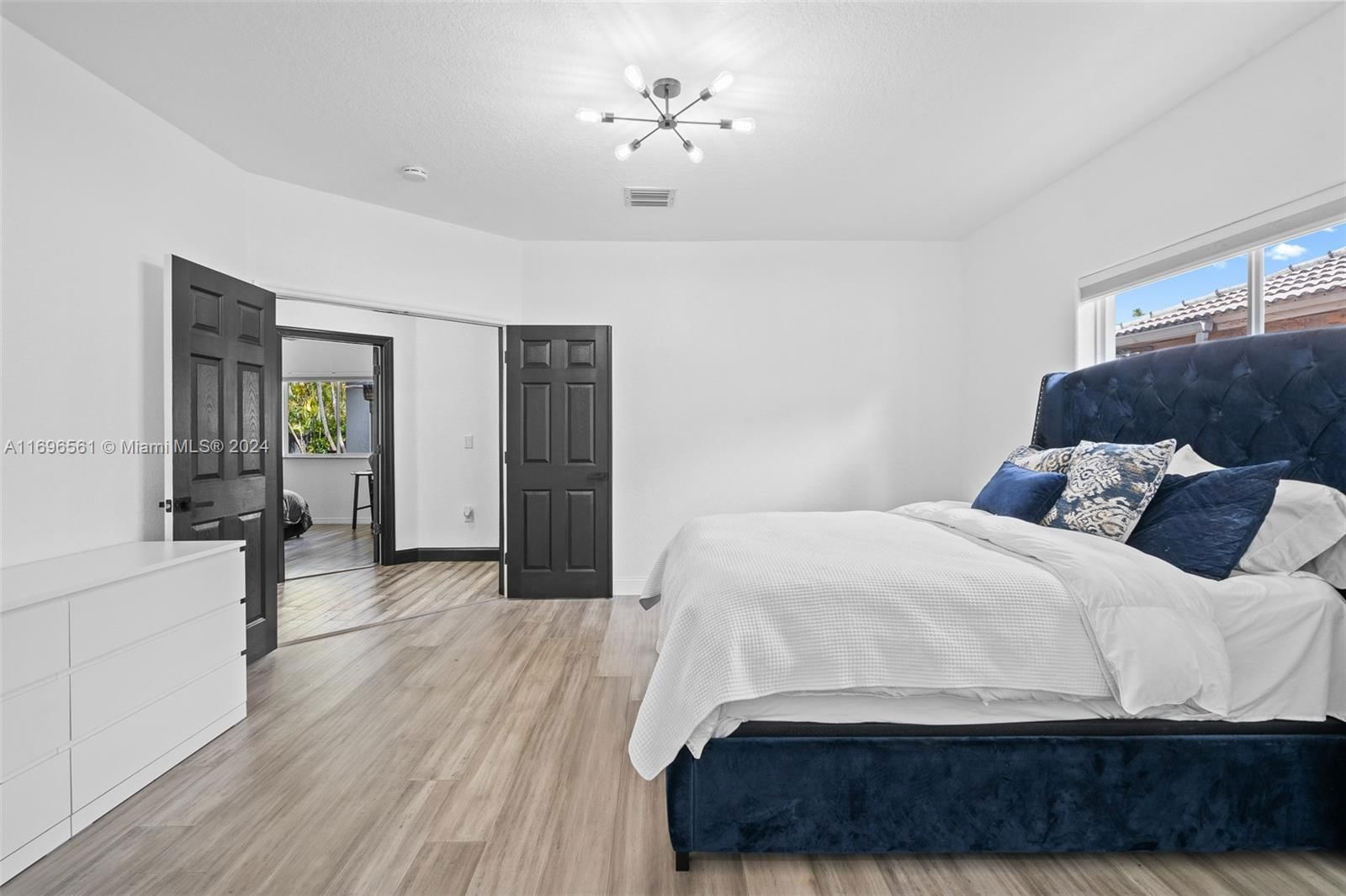 Real estate property located at 8939 165th Ter, Miami-dade, Royal Garden Estates, Miami Lakes, FL