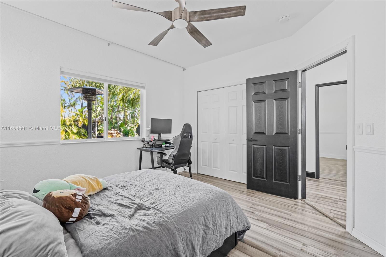 Real estate property located at 8939 165th Ter, Miami-dade, Royal Garden Estates, Miami Lakes, FL