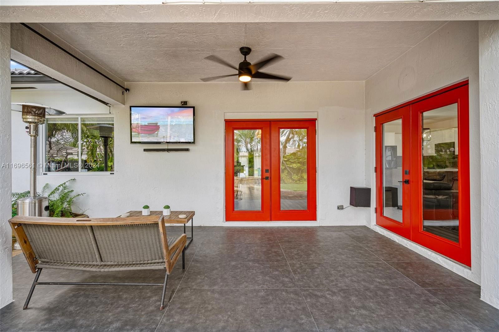 Real estate property located at 8939 165th Ter, Miami-dade, Royal Garden Estates, Miami Lakes, FL