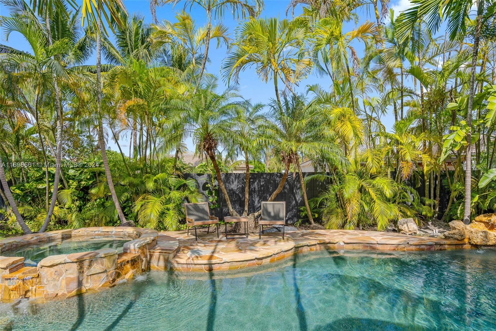 Real estate property located at 8939 165th Ter, Miami-dade, Royal Garden Estates, Miami Lakes, FL