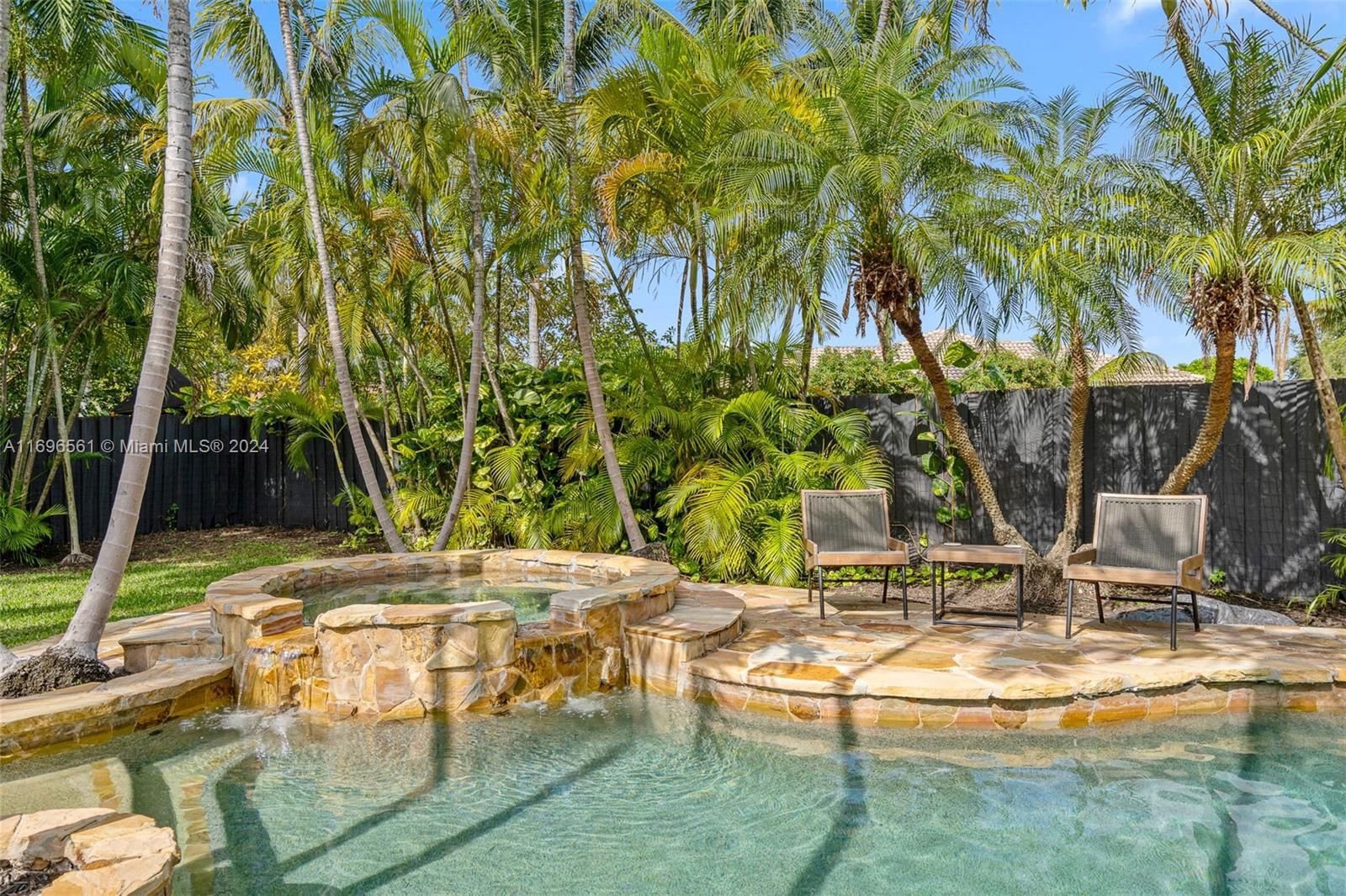 Real estate property located at 8939 165th Ter, Miami-dade, Royal Garden Estates, Miami Lakes, FL