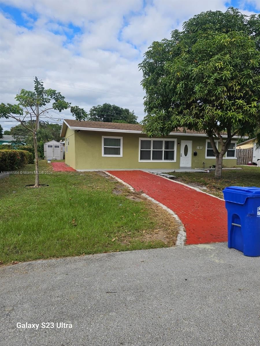 Real estate property located at 1611 32nd Pl, Broward, CRESTHAVEN NO 8, Pompano Beach, FL