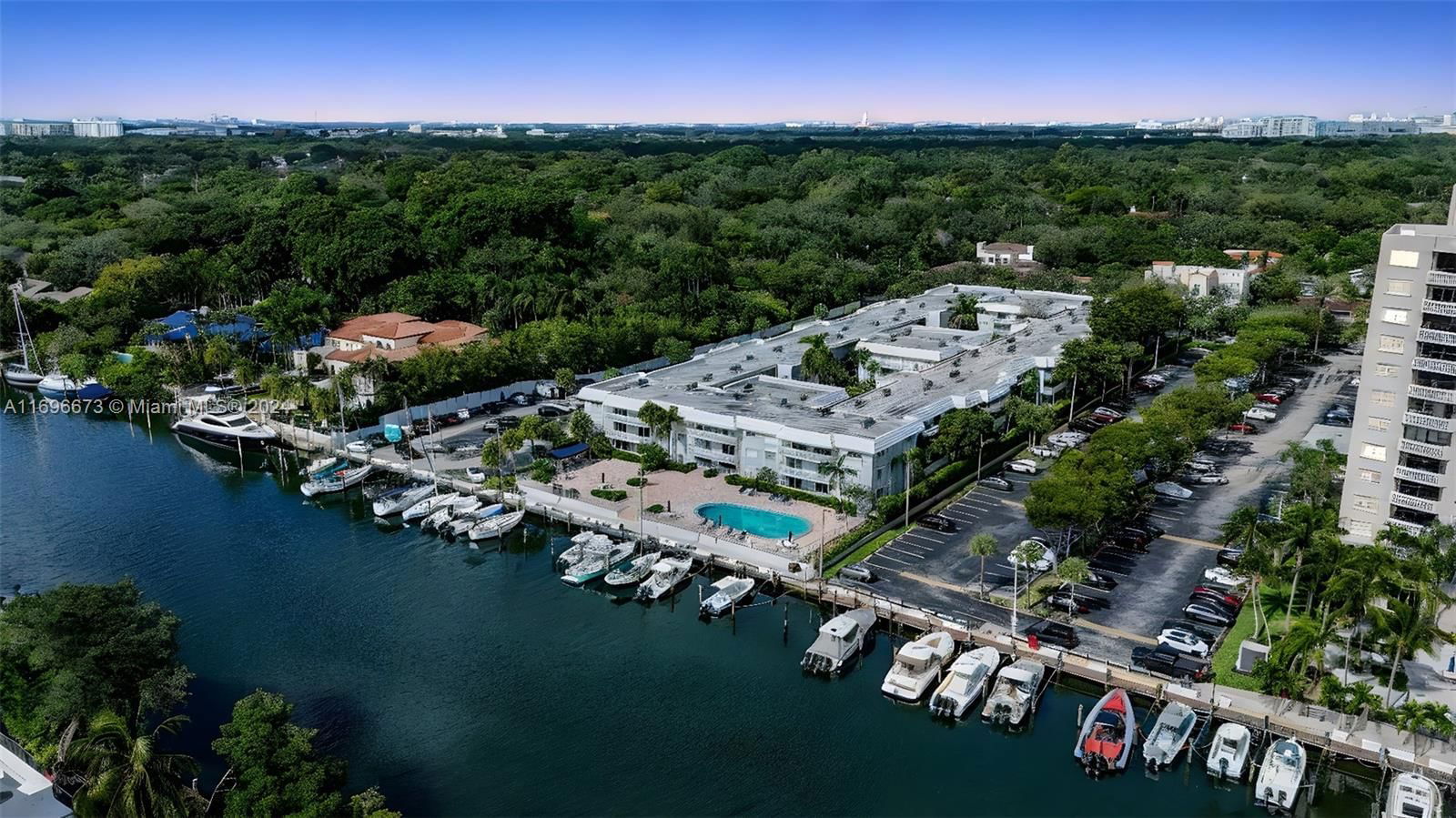 Real estate property located at 100 Edgewater Dr #113, Miami-Dade, WATERS EDGE OF CORAL GABL, Coral Gables, FL