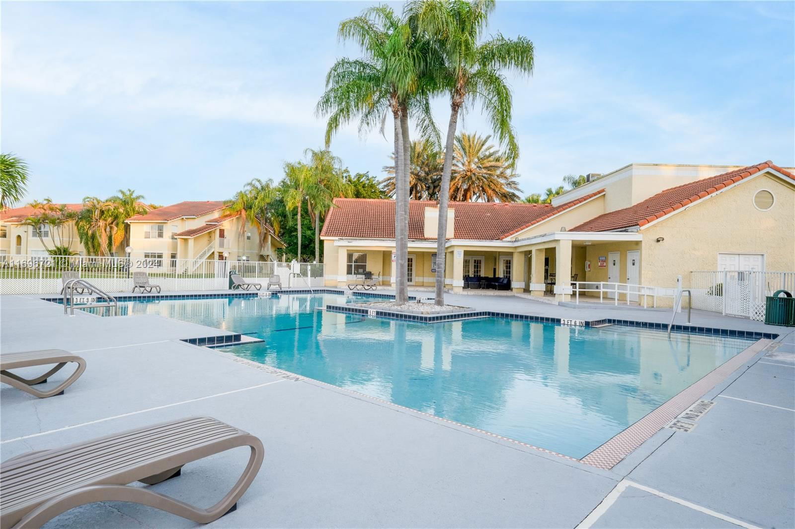 Real estate property located at 12950 Vista Isles Dr #424, Broward, Isles At Lago Mar Condo, Sunrise, FL
