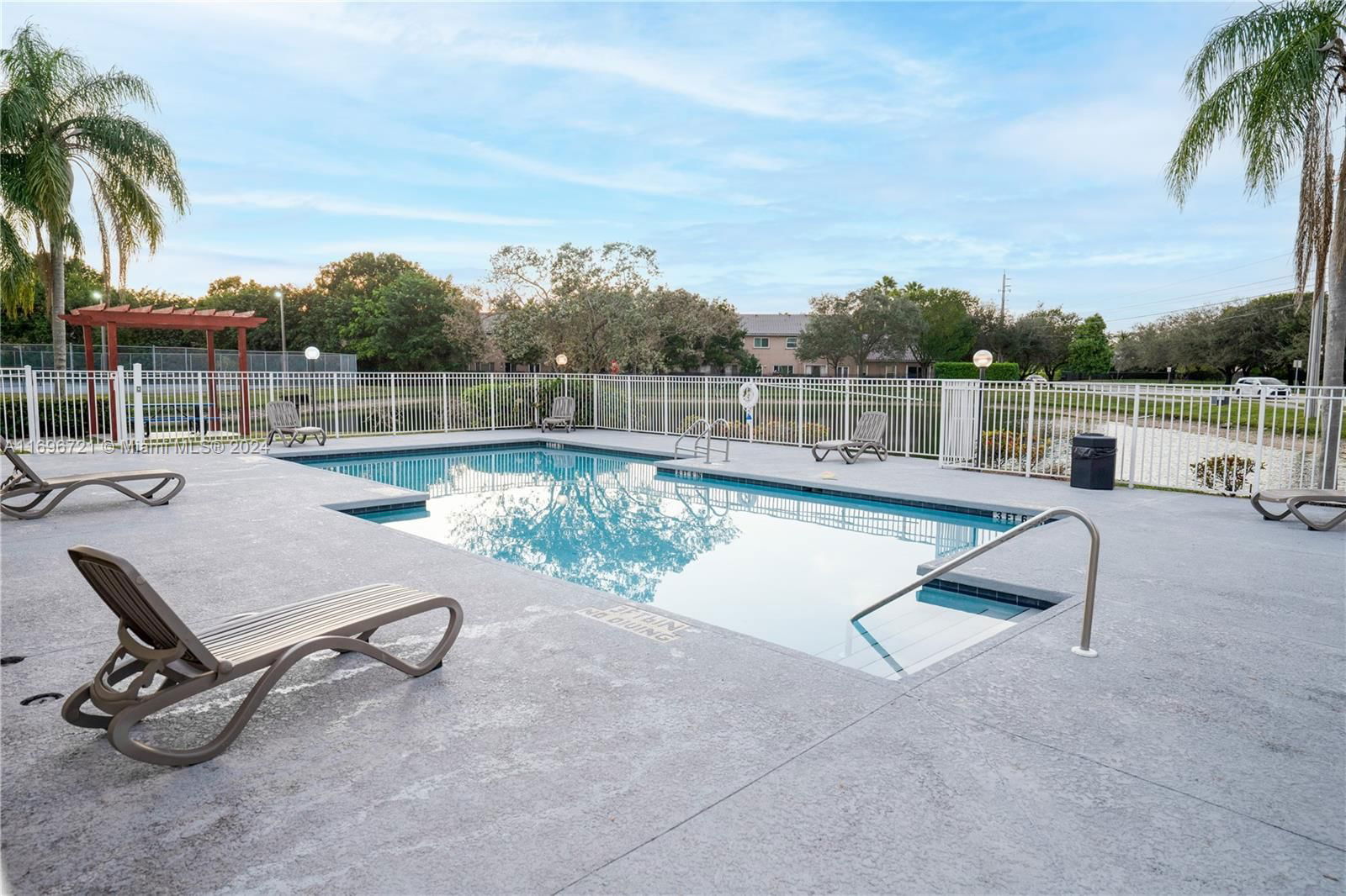 Real estate property located at 12950 Vista Isles Dr #424, Broward, Isles At Lago Mar Condo, Sunrise, FL