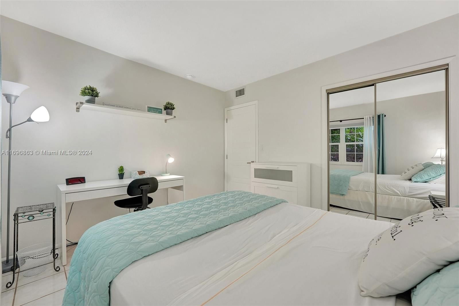 Real estate property located at 221 9th Ave #102, Broward, Pompano Place Condo, Pompano Beach, FL