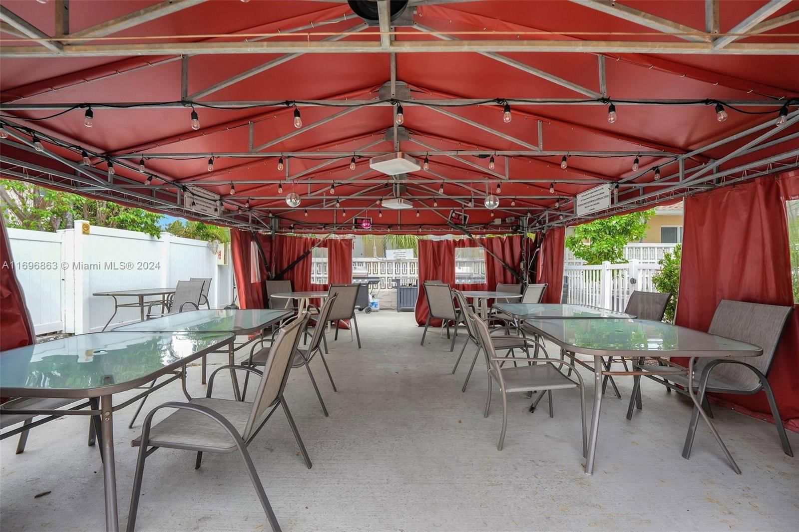 Real estate property located at 221 9th Ave #102, Broward, Pompano Place Condo, Pompano Beach, FL