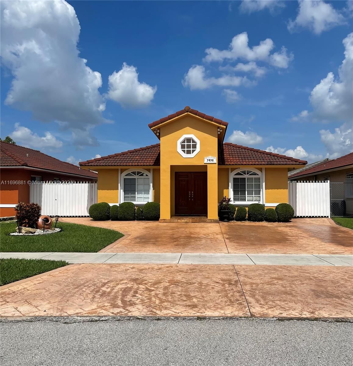 Real estate property located at 7498 34th Ct, Miami-Dade, BELLA CASA POINT, Hialeah, FL