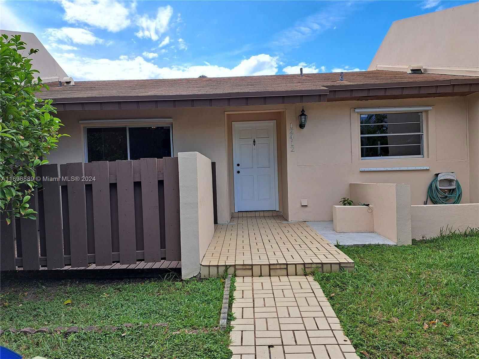 Real estate property located at 12412 114th Ter, Miami-Dade, DEVON-AIRE VILLAS SEC 5, Miami, FL