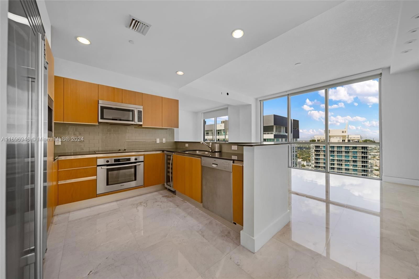 Real estate property located at 1060 Brickell Ave #4307, Miami-Dade, 1060 BRICKELL CONDO, Miami, FL