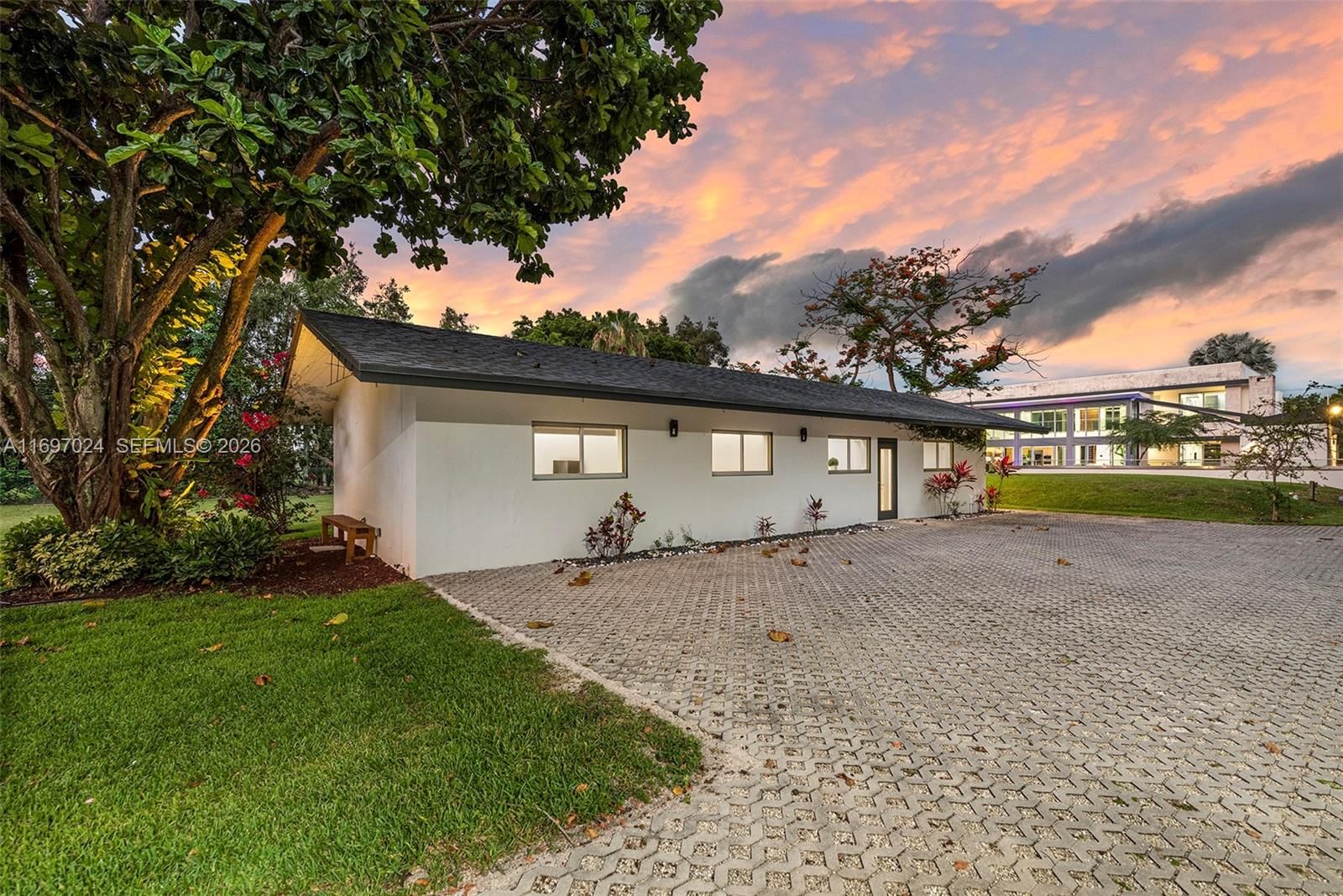 Real estate property located at 14305 Stirling Rd, Broward, Everglade Sugar & Land Co, Southwest Ranches, FL