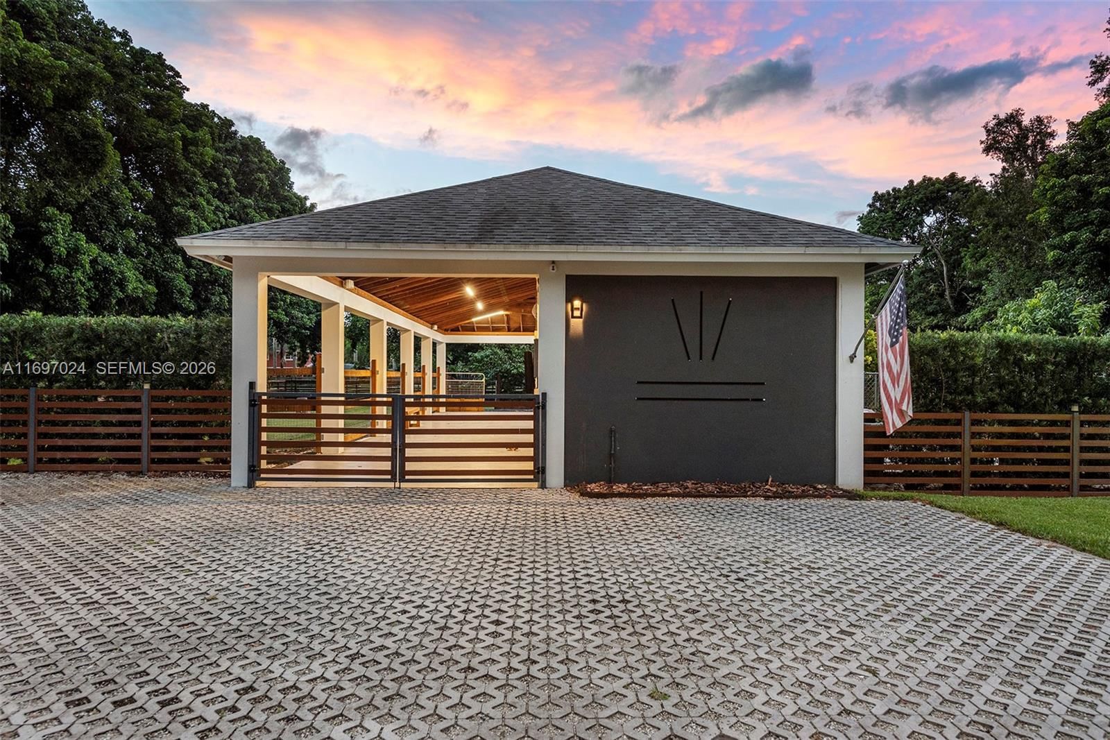 Real estate property located at 14305 Stirling Rd, Broward, Everglade Sugar & Land Co, Southwest Ranches, FL