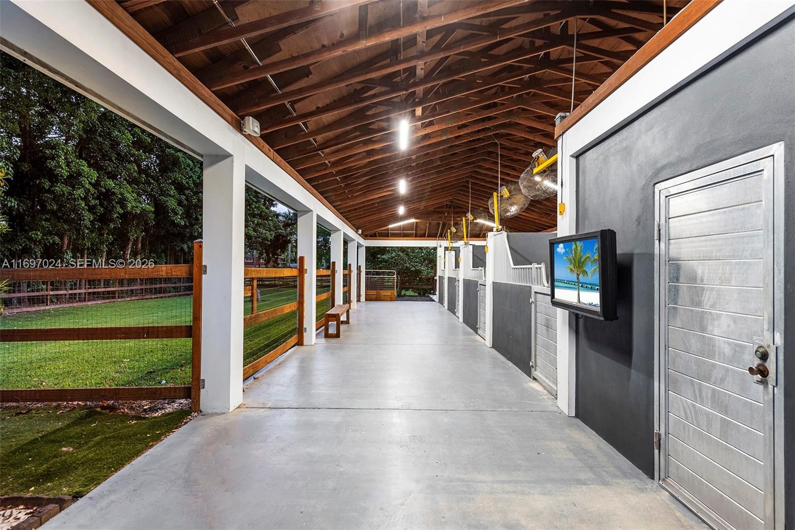 Real estate property located at 14305 Stirling Rd, Broward, Everglade Sugar & Land Co, Southwest Ranches, FL