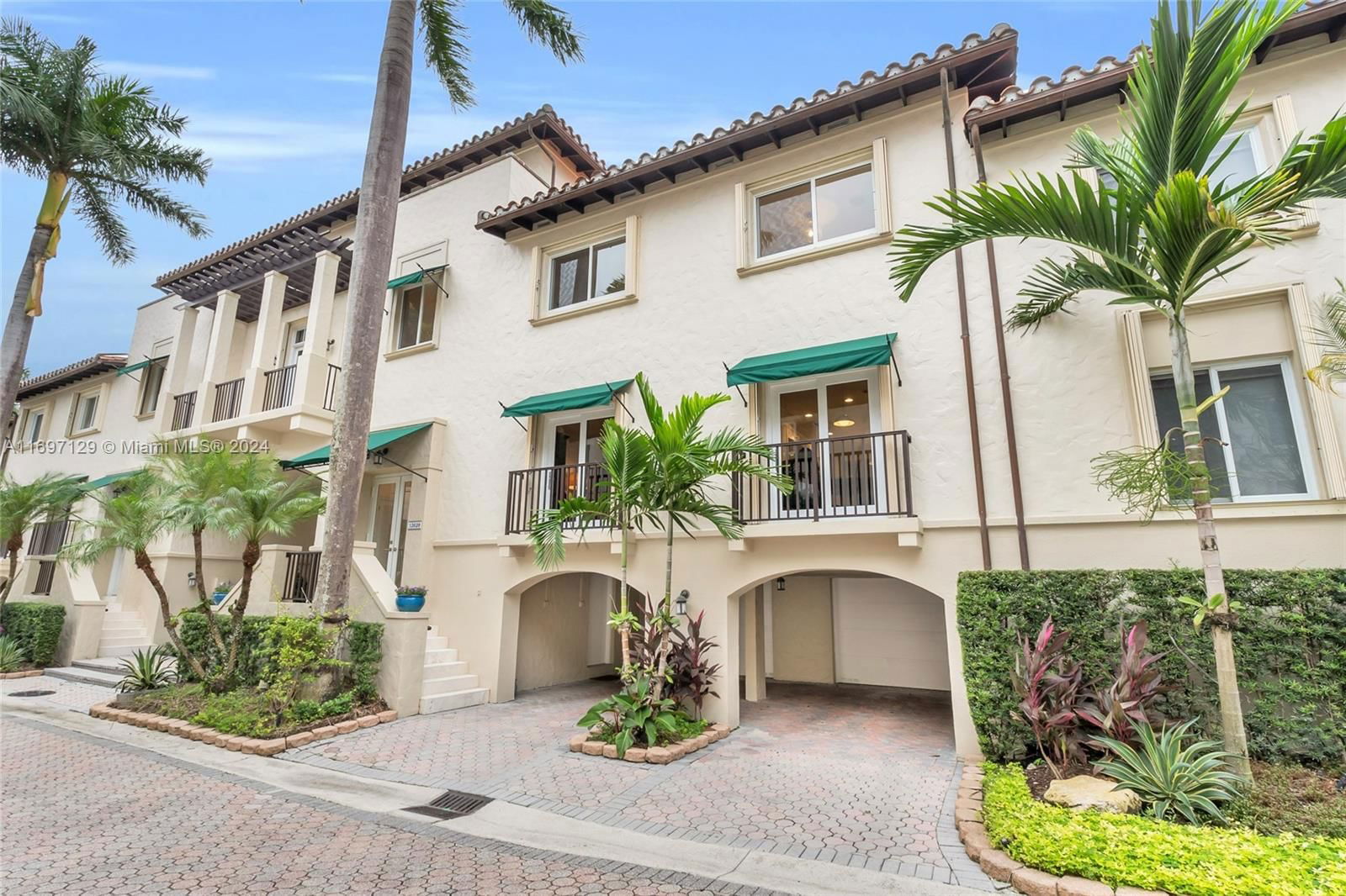 Real estate property located at 13628 Deering Bay Dr, Miami-Dade, DEERING BAY CLUB VILLAS, Coral Gables, FL