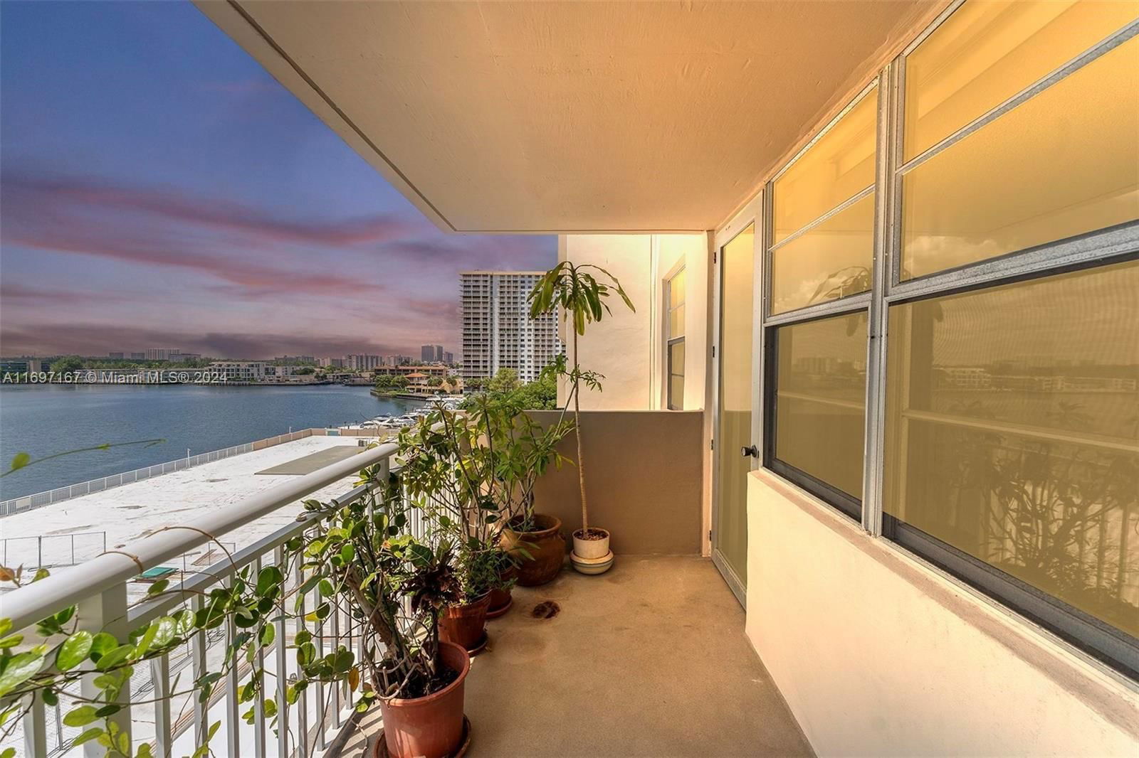 Real estate property located at 250 174th St #601, Miami-Dade, WINSTON TOWERS 100 CONDO, Sunny Isles Beach, FL